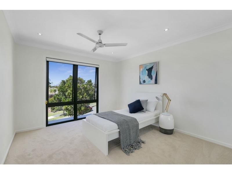 1/70 Galeen Drive, Burleigh Waters QLD 4220