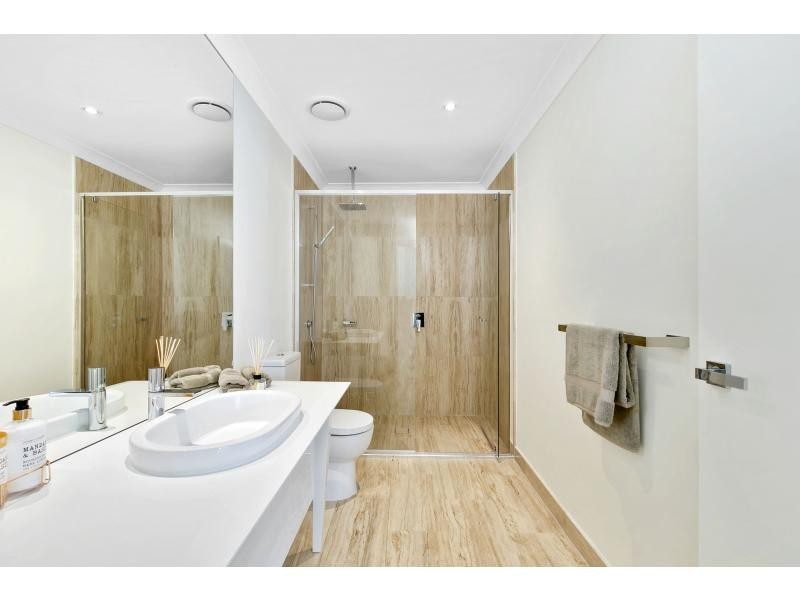 1/70 Galeen Drive, Burleigh Waters QLD 4220