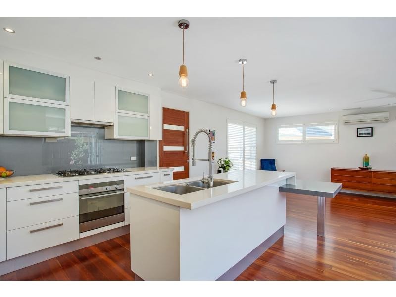2/10 Cotinga Crescent, Burleigh Waters QLD 4220