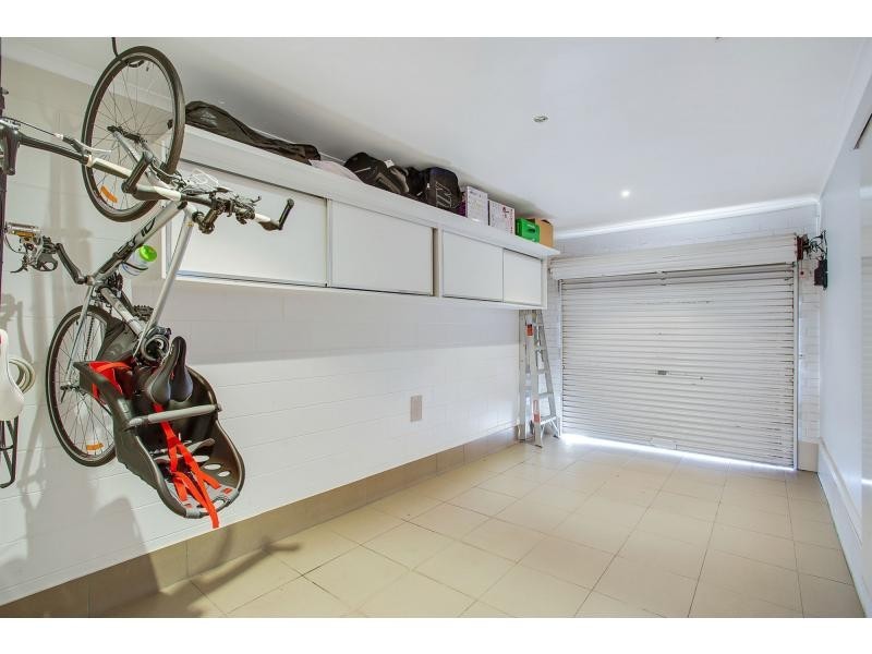 2/10 Cotinga Crescent, Burleigh Waters QLD 4220