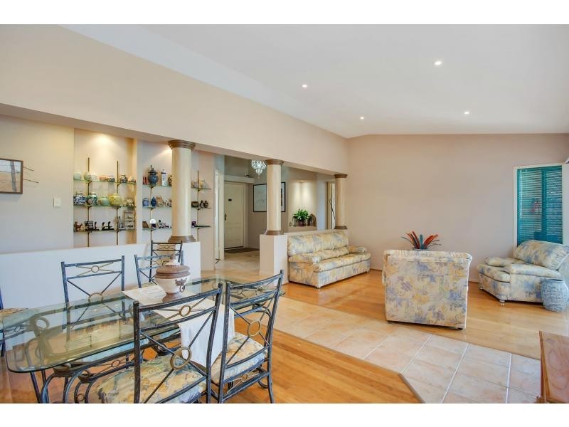 9 Cassowary Drive, Burleigh Waters QLD 4220