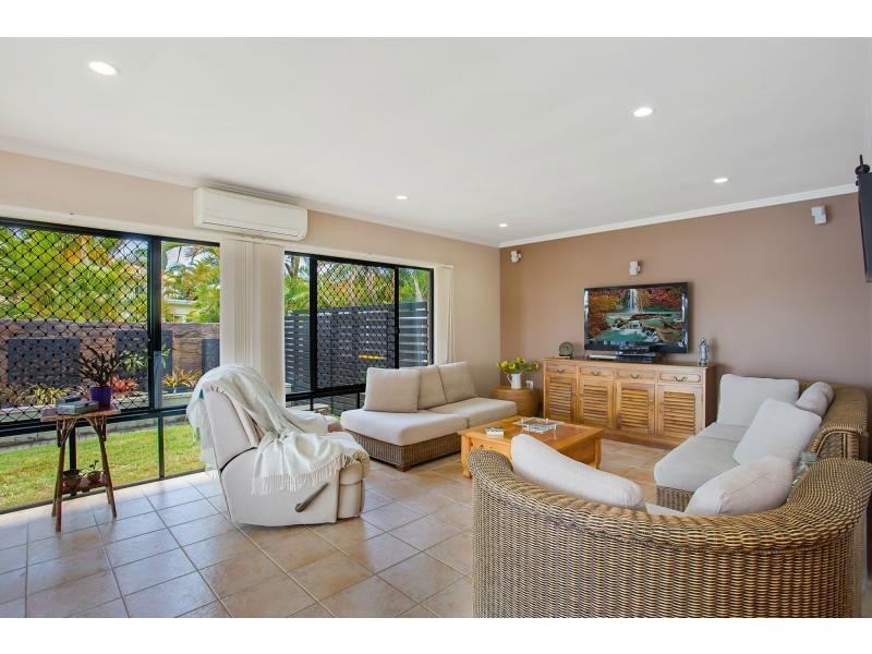 9 Cassowary Drive, Burleigh Waters QLD 4220