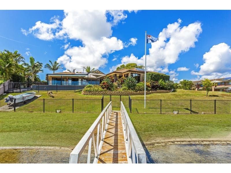 9 Cassowary Drive, Burleigh Waters QLD 4220