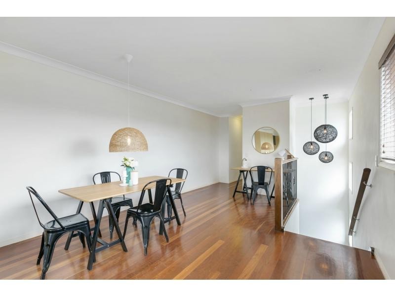 2/14 Miami Shore Parade, Miami QLD 4220