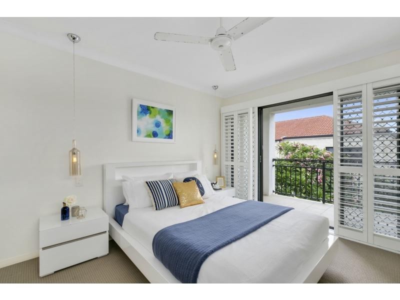 2/14 Miami Shore Parade, Miami QLD 4220