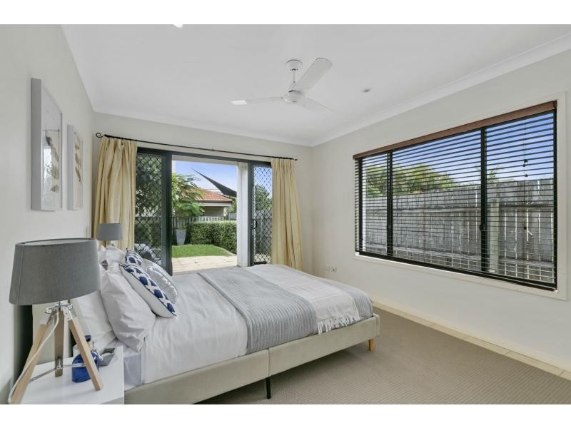 2/14 Miami Shore Parade, Miami QLD 4220