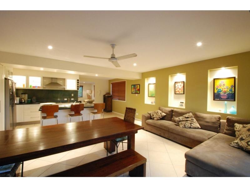 10 Bittern Avenue, Burleigh Waters QLD 4220