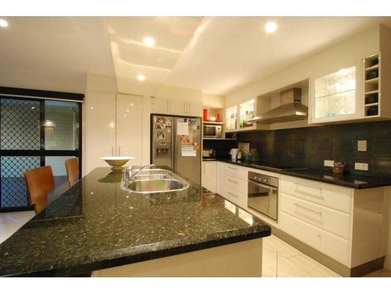 10 Bittern Avenue, Burleigh Waters QLD 4220