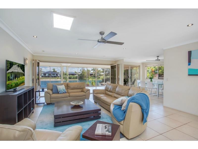 52 Jabiru Avenue, Burleigh Waters QLD 4220