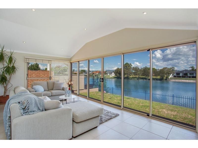 52 Jabiru Avenue, Burleigh Waters QLD 4220