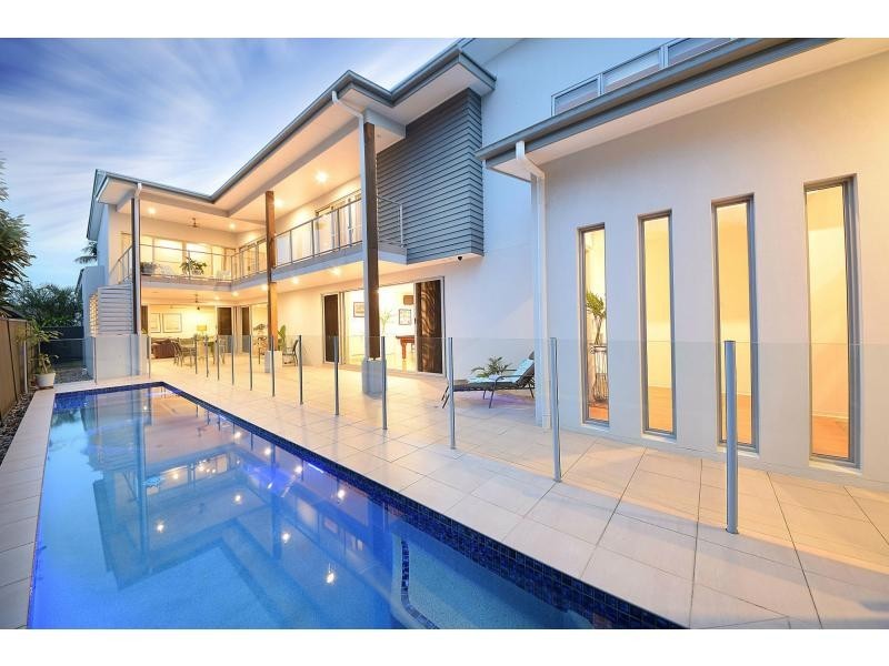 6 Elder Entrance, Burleigh Heads QLD 4220