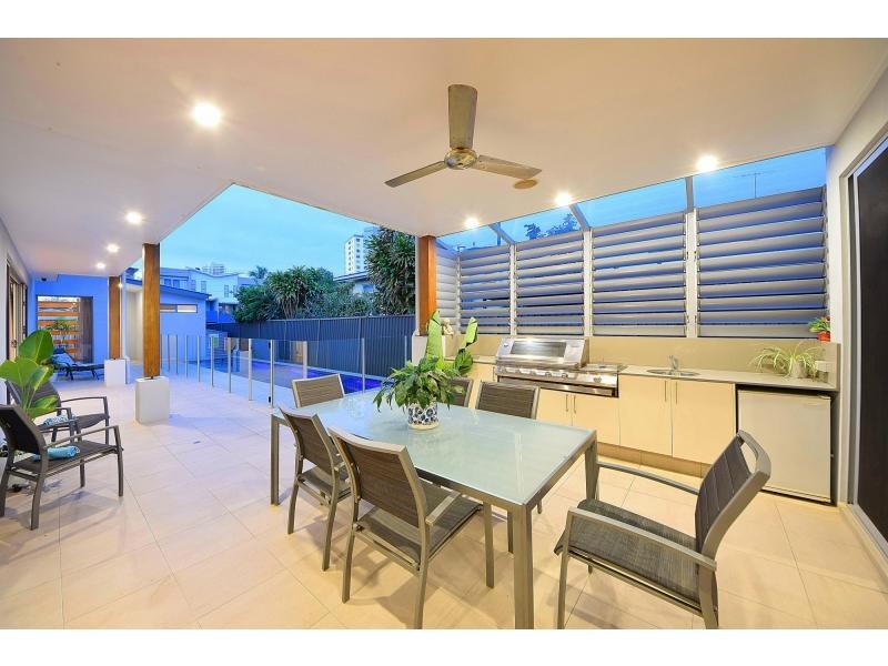 6 Elder Entrance, Burleigh Heads QLD 4220