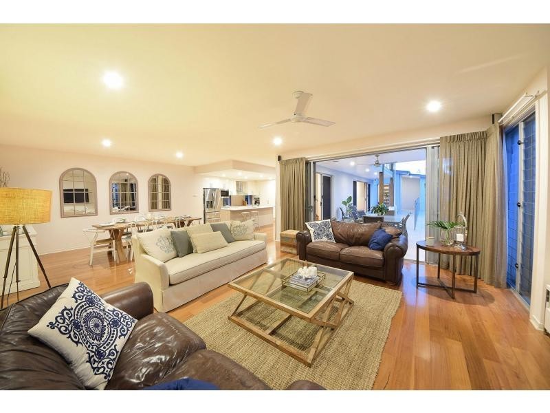 6 Elder Entrance, Burleigh Heads QLD 4220