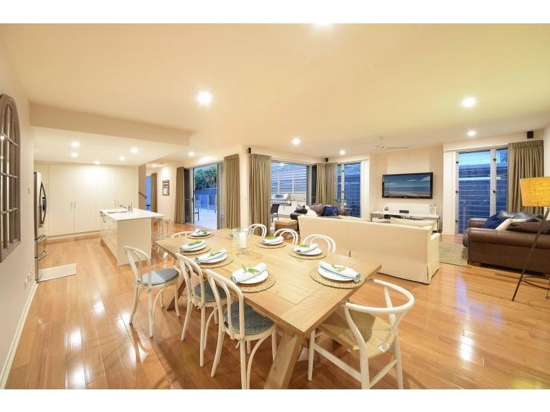 6 Elder Entrance, Burleigh Heads QLD 4220