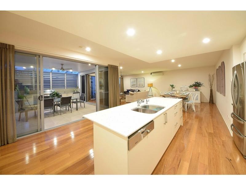 6 Elder Entrance, Burleigh Heads QLD 4220