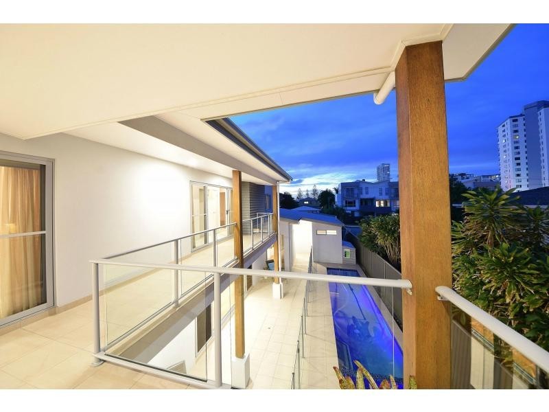 6 Elder Entrance, Burleigh Heads QLD 4220