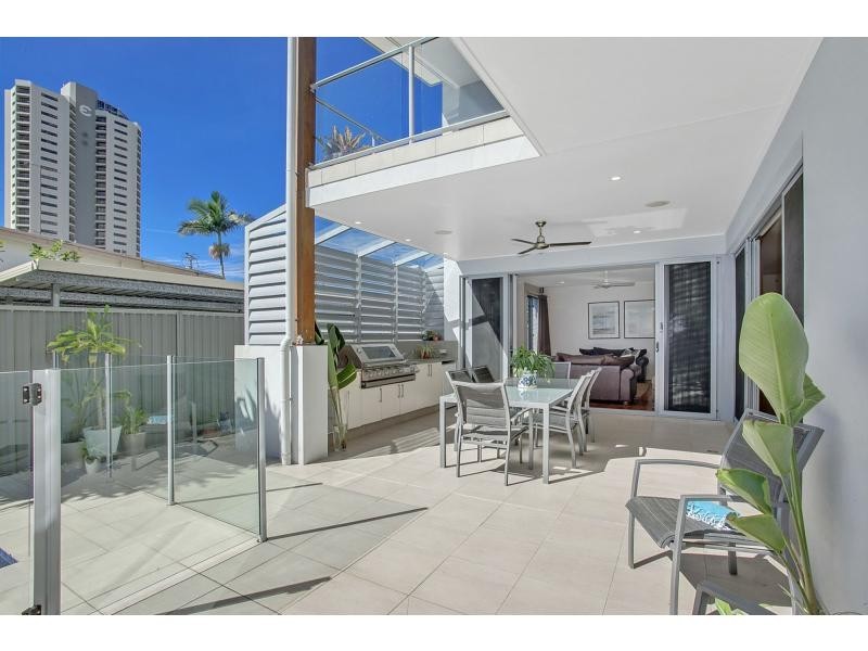 6 Elder Entrance, Burleigh Heads QLD 4220