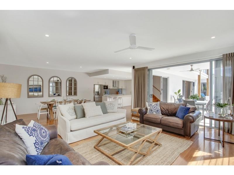 6 Elder Entrance, Burleigh Heads QLD 4220