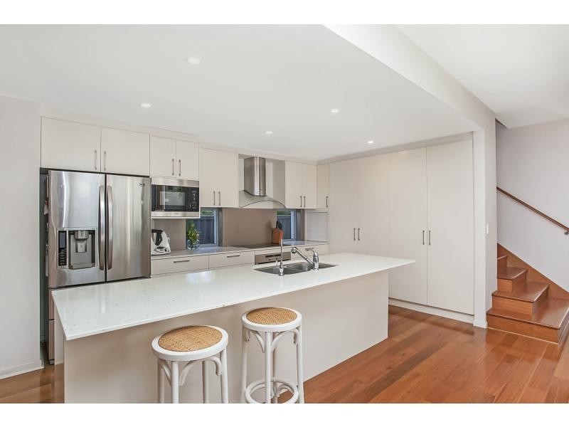 6 Elder Entrance, Burleigh Heads QLD 4220