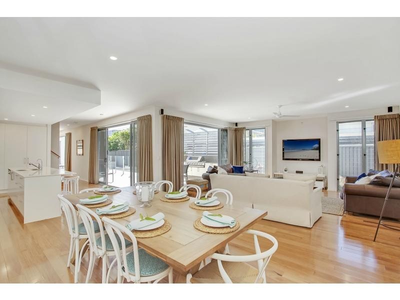 6 Elder Entrance, Burleigh Heads QLD 4220