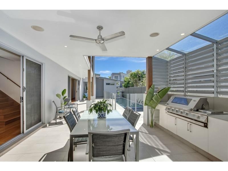 6 Elder Entrance, Burleigh Heads QLD 4220