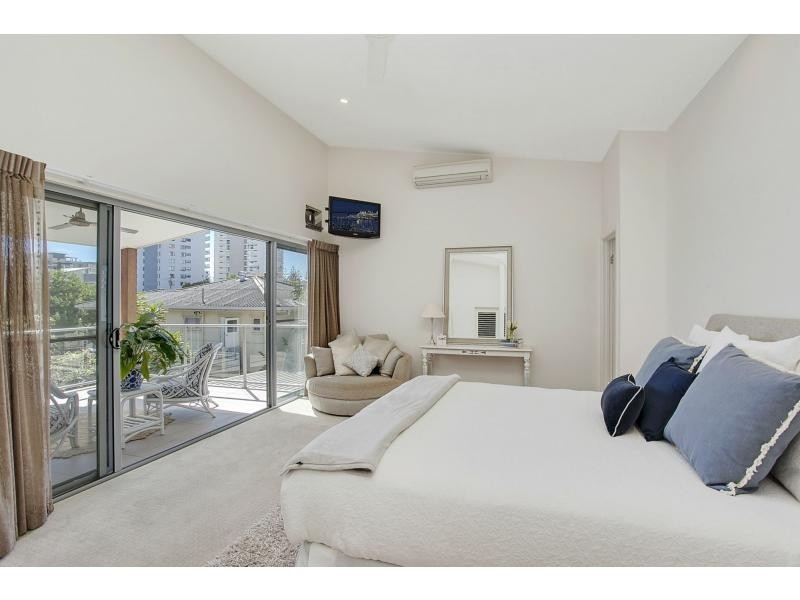 6 Elder Entrance, Burleigh Heads QLD 4220