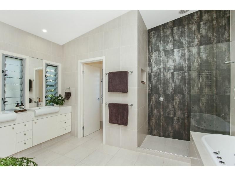 6 Elder Entrance, Burleigh Heads QLD 4220