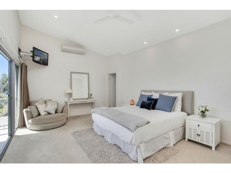 6 Elder Entrance, Burleigh Heads QLD 4220