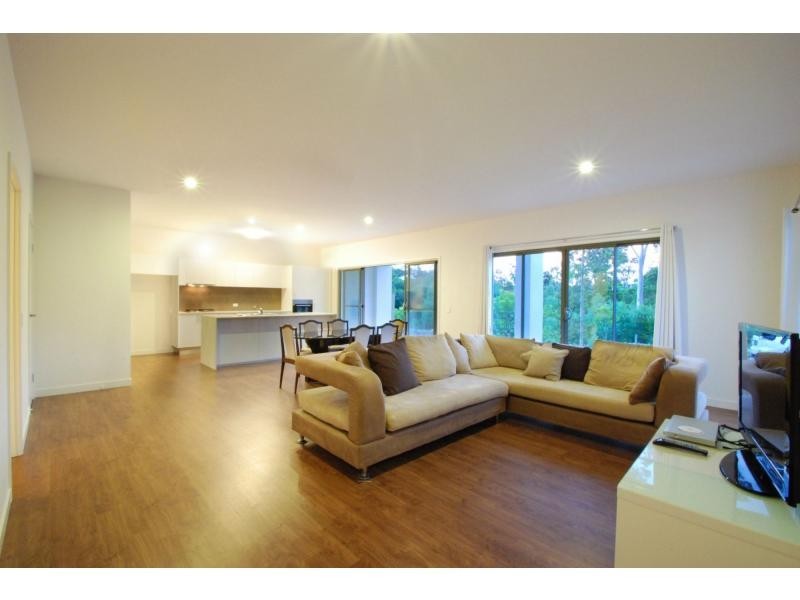 11 Grasslands Crescent, Reedy Creek QLD 4227