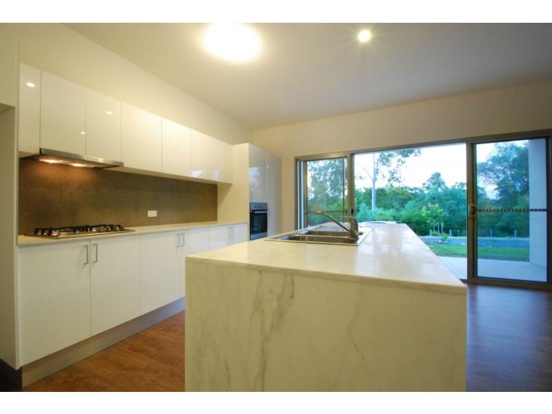 11 Grasslands Crescent, Reedy Creek QLD 4227