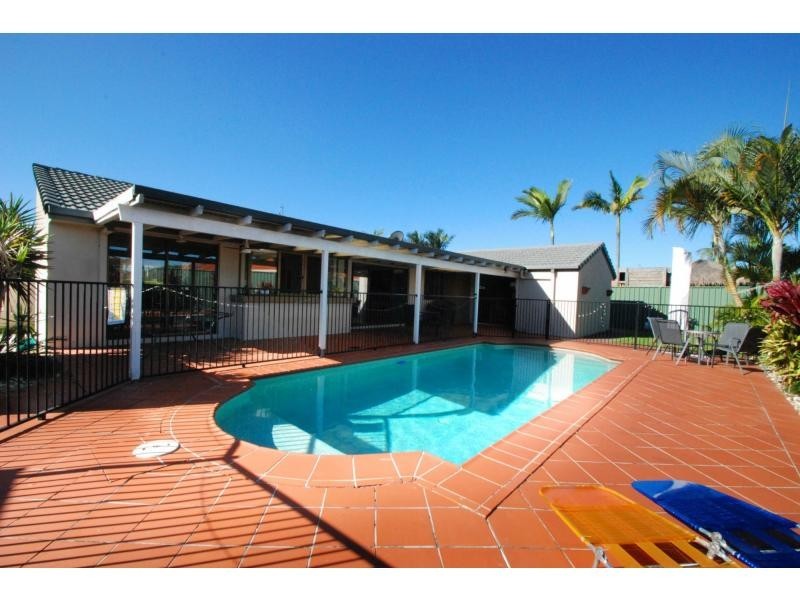 20 Honeywood Court, Burleigh Waters QLD 4220
