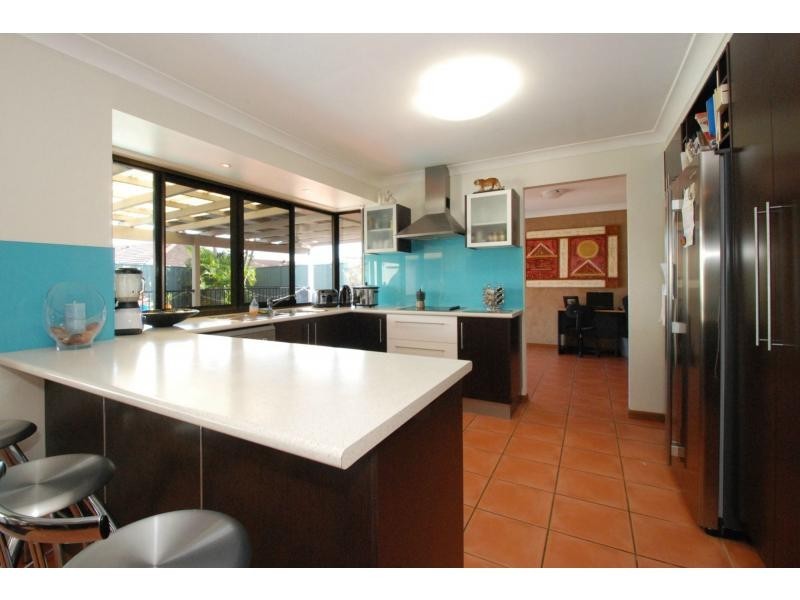 20 Honeywood Court, Burleigh Waters QLD 4220