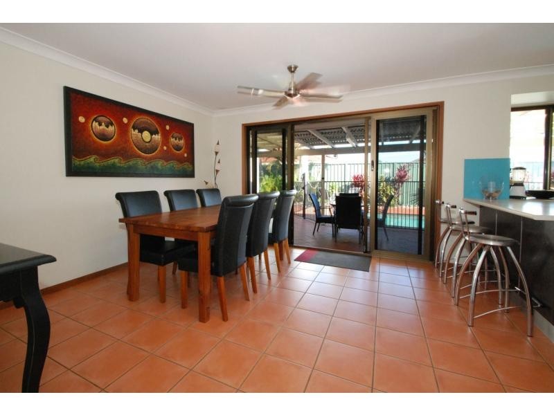 20 Honeywood Court, Burleigh Waters QLD 4220