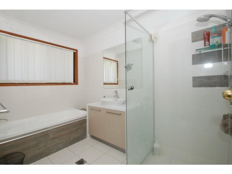 20 Honeywood Court, Burleigh Waters QLD 4220