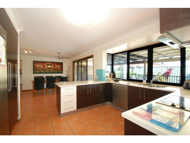 20 Honeywood Court, Burleigh Waters QLD 4220