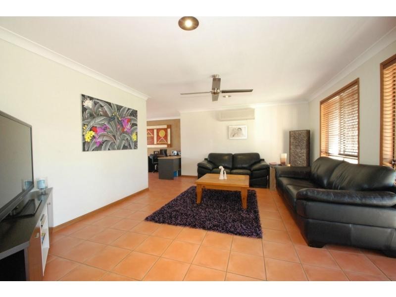 20 Honeywood Court, Burleigh Waters QLD 4220