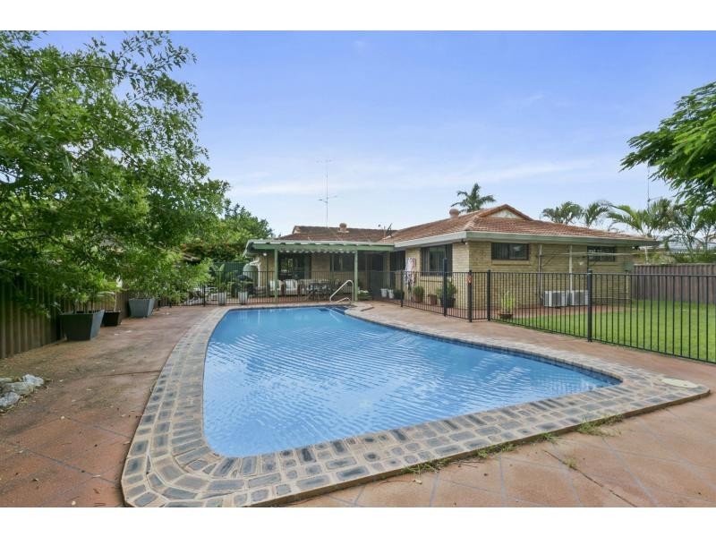 142 Burleigh Street, Burleigh Waters QLD 4220