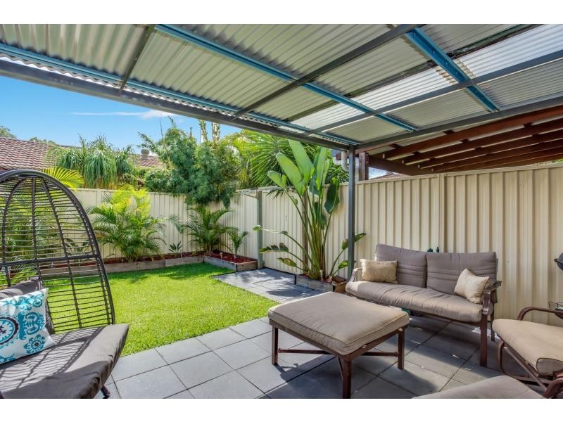 2/37 Frascott Avenue, Varsity Lakes QLD 4227