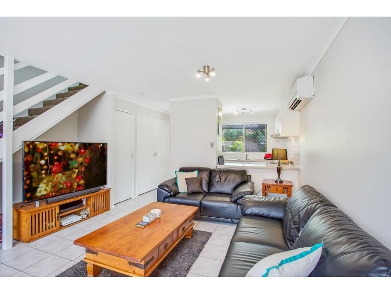 2/37 Frascott Avenue, Varsity Lakes QLD 4227