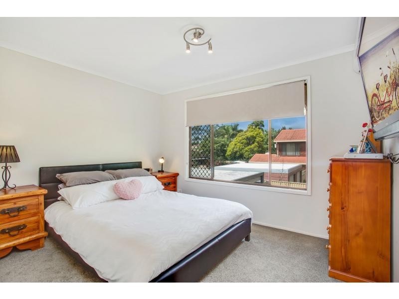 2/37 Frascott Avenue, Varsity Lakes QLD 4227