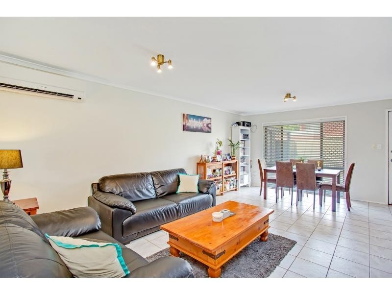 2/37 Frascott Avenue, Varsity Lakes QLD 4227