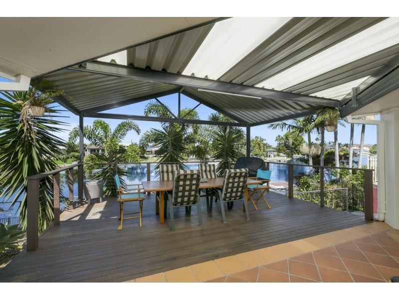 8 Fremar Street, Broadbeach Waters QLD 4218