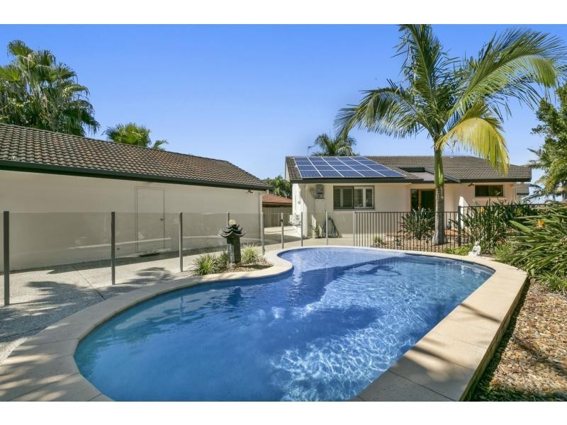 8 Fremar Street, Broadbeach Waters QLD 4218
