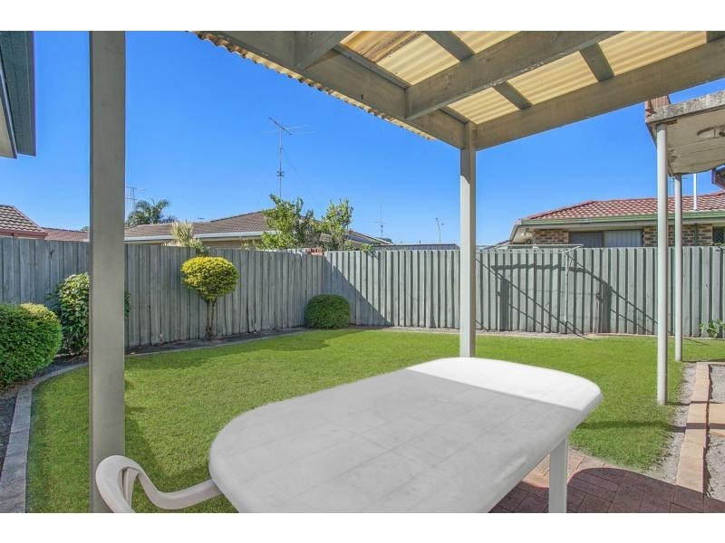 2/18 Peacock Place, Burleigh Waters QLD 4220