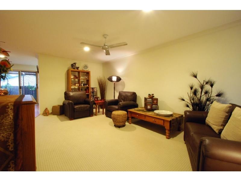 1/4 Ruby Court, Burleigh Waters QLD 4220