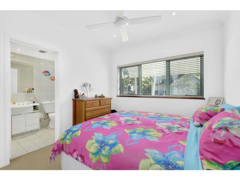 7/28 Marine Parade, Miami QLD 4220