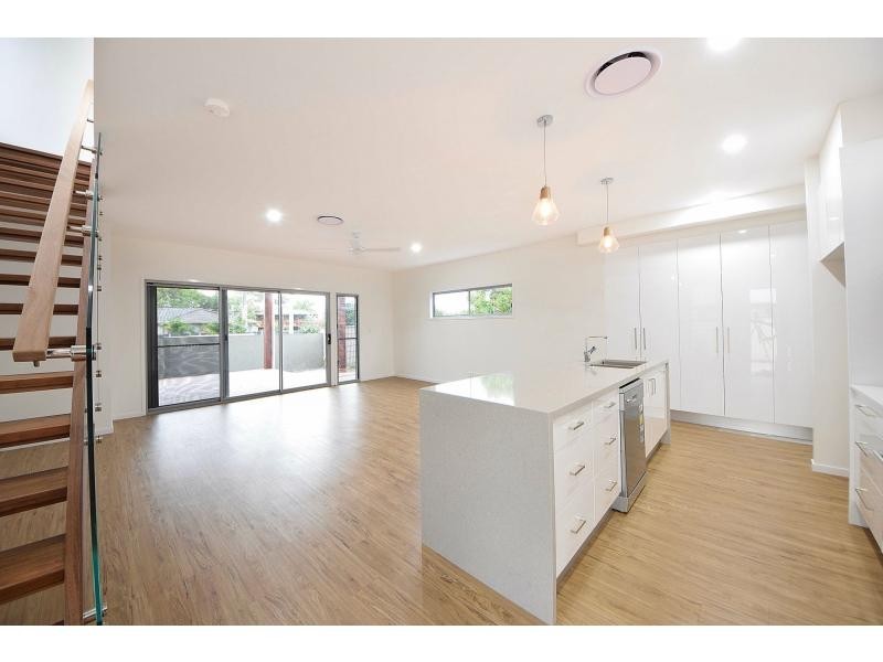 1/16 Kallay Street, Miami QLD 4220