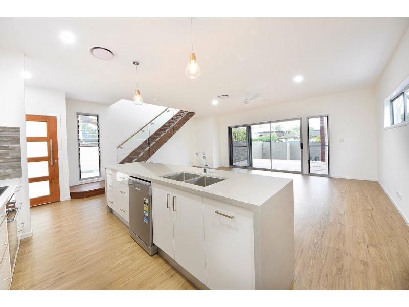 1/16 Kallay Street, Miami QLD 4220