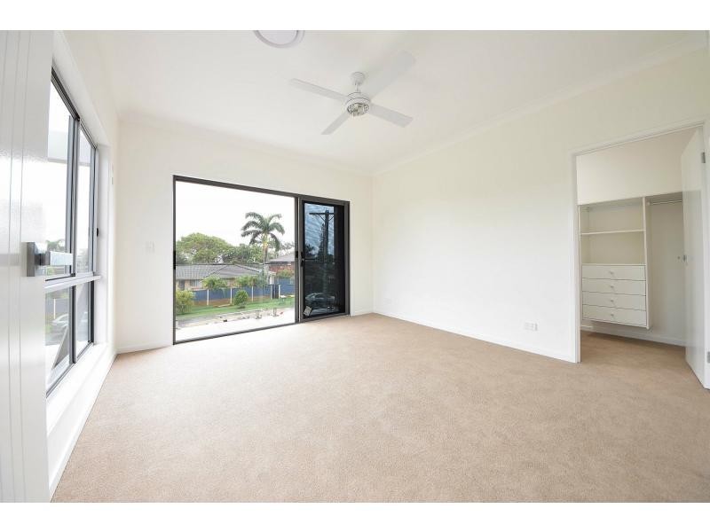 1/16 Kallay Street, Miami QLD 4220