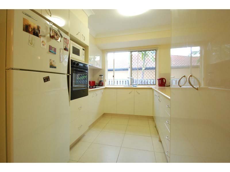 2/13 Olympus Drive, Robina QLD 4226